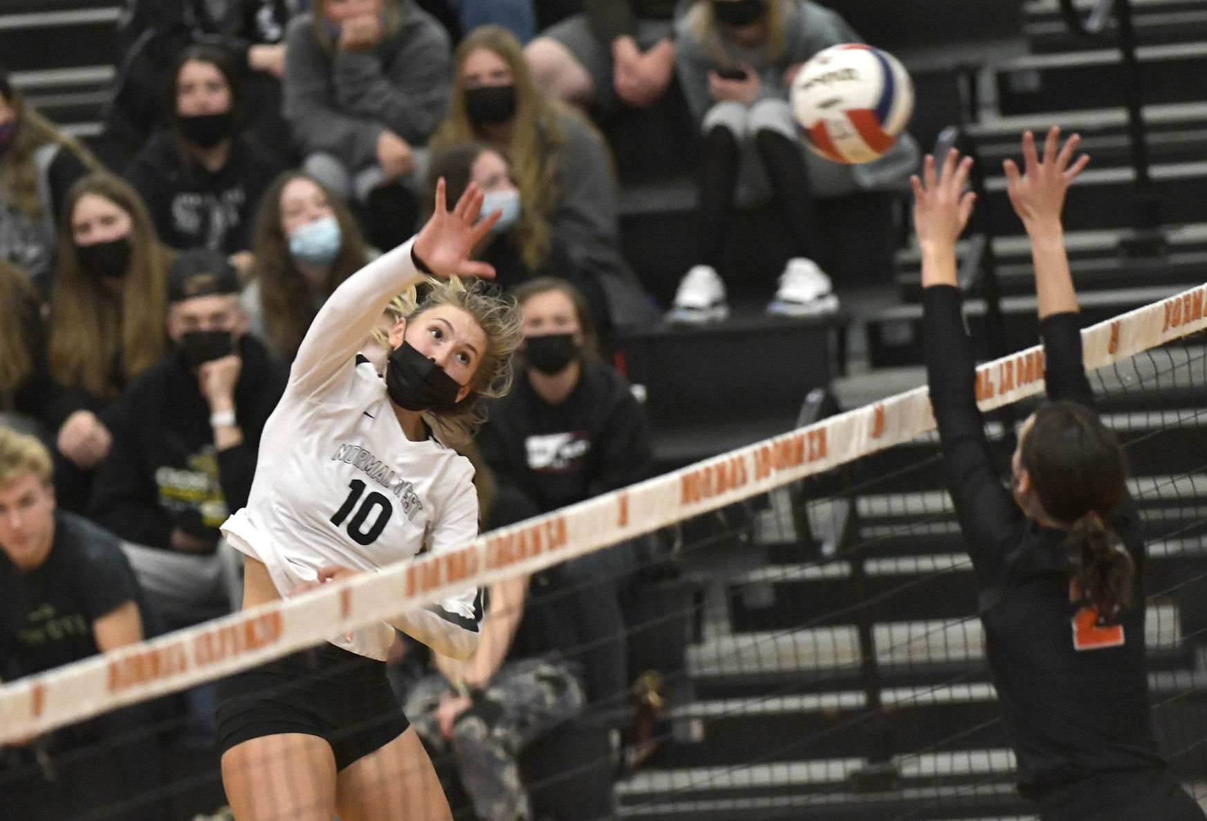 042121-blm-spt-8nchsvolley
